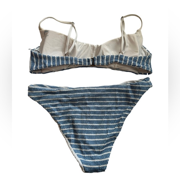 Rusty bikini - Picture 2 of 2